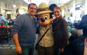 Eu e minha esposa Patrícia Darugna com o Mickey