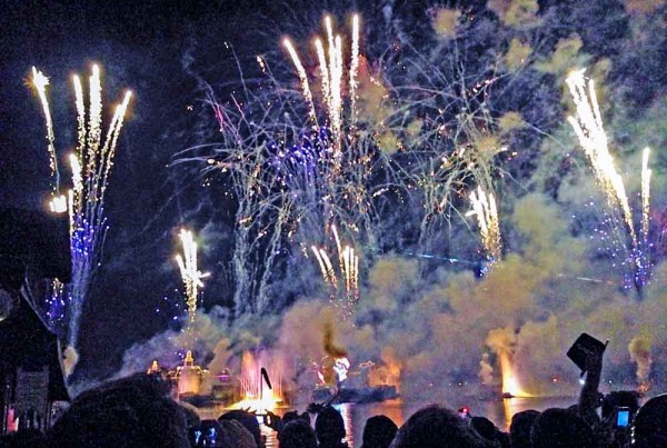 IllumiNations: Reflections of Earth, o show de fechamento do dia no Epcot