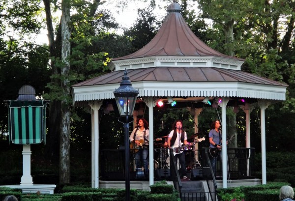 Banda que tocava músicas dos Beatles no International Food & Wine Festival 2010