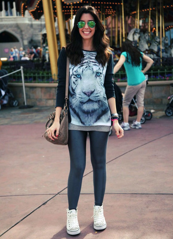 Camila, do Site http://www.garotasestupidas.com/, com uma calça legging super confortável