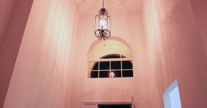 Pé direito alto na casa alugada perto da Disney, na Flórida