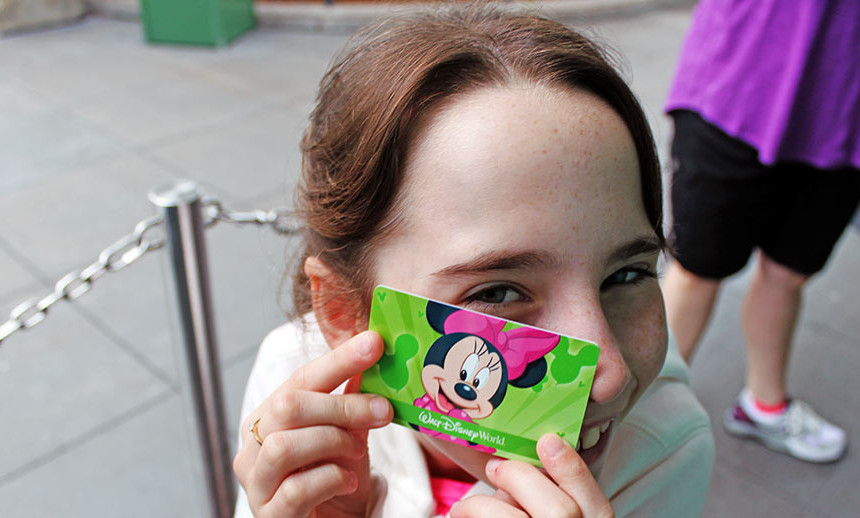 O ticket passou a ser de plástico duro, como um cartão de crédito, e com um chip RFID. Antes da mudança ele era de papel firme.