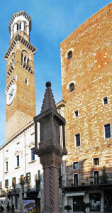 Uma torre do relógio em Verona