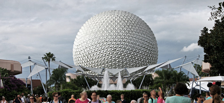 A atração Spaceship Earth, no parque Epcot, da Disney na Flórida