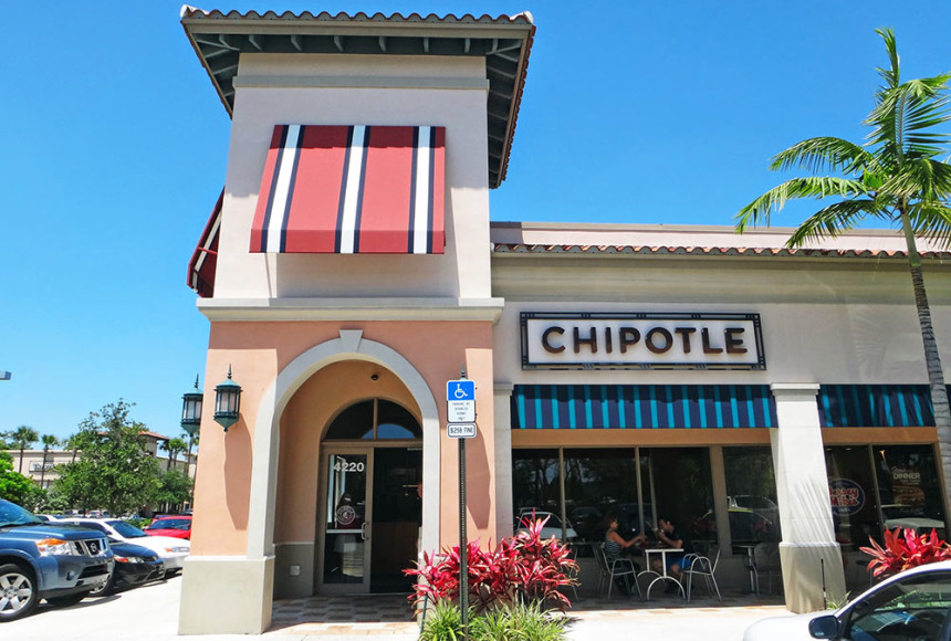 A fachada do Chipotle Mexican Grill nos arredores de Coral Springs, Flórida