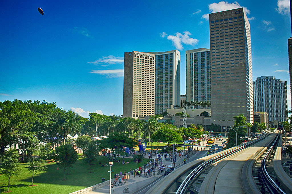 Metromover, o sistema de transporte público gratuito de Miami