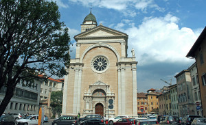 Bela igreja em Trento