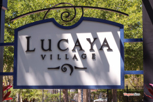 A placa do condomínio Lucaya Village Resort