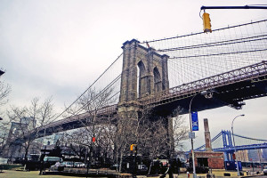 A ponte do Brooklyn, em Nova Iorque