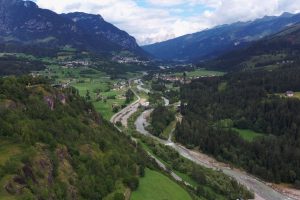 Vista da Val di Fiemme a partir de Cavalese, no Trentino, norte da Itália